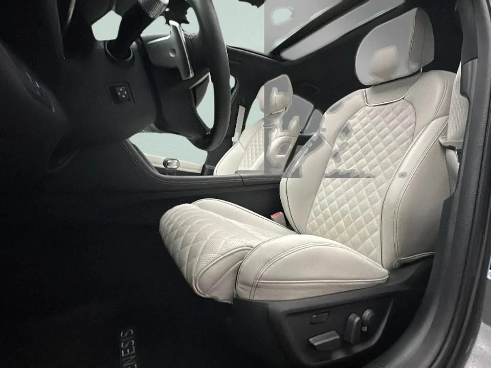 2025 Genesis G70 - Image 5 of 13