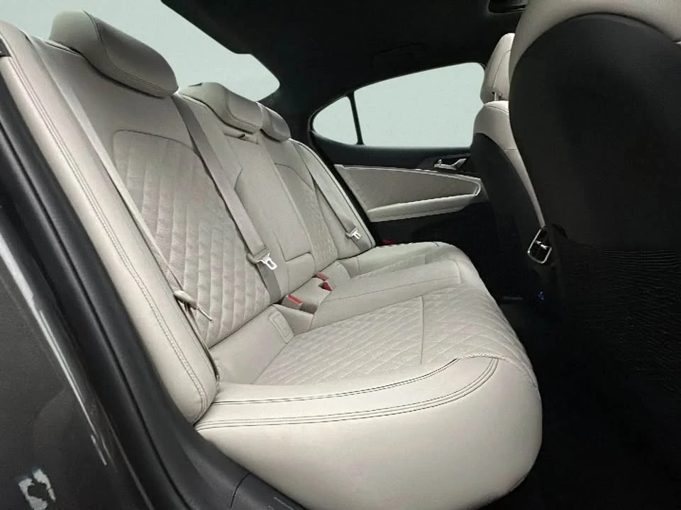 2025 Genesis G70 - Image 8 of 13