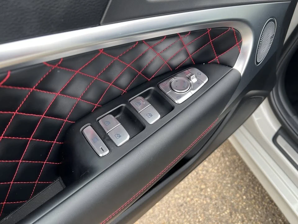 2025 Genesis G70 - Image 12 of 20