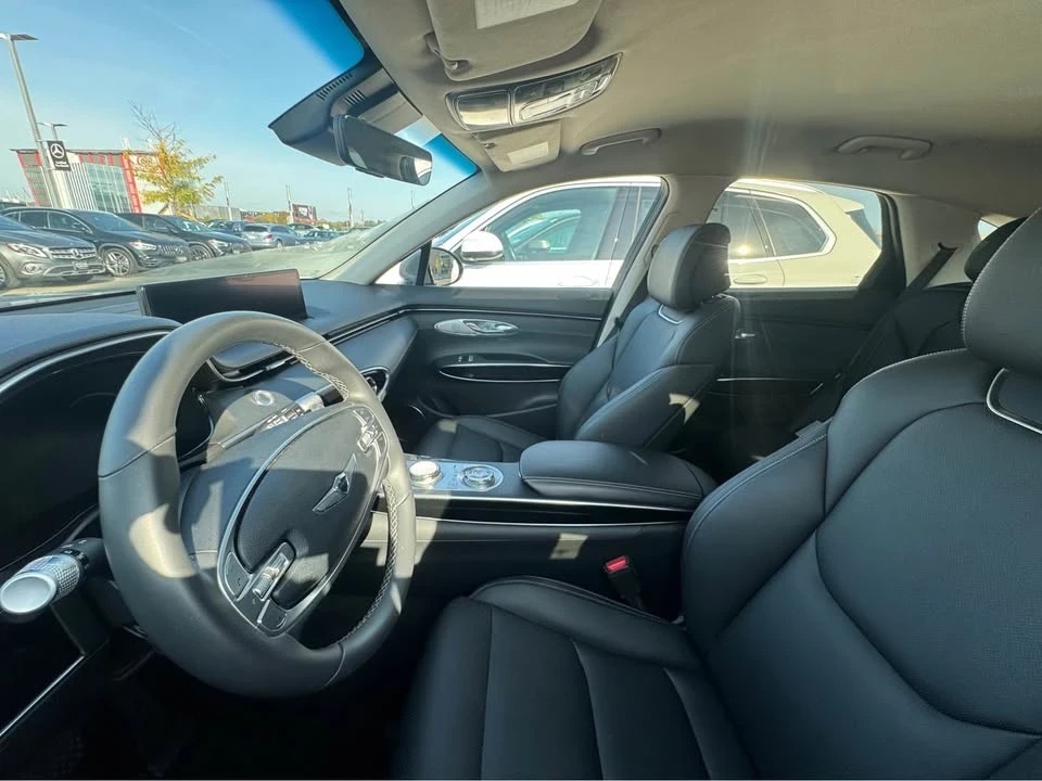 2025 Genesis GV70 - Image 8 of 8