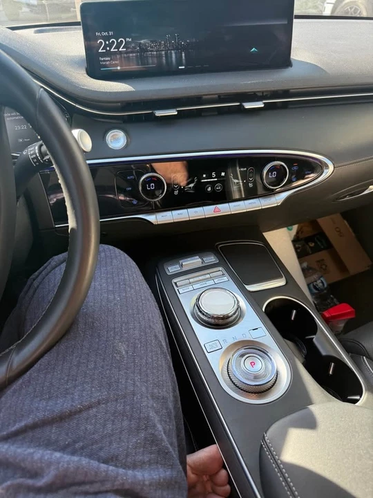 2025 Genesis GV70 - Image 2 of 7