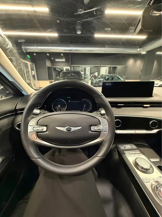 2025 Genesis GV70 - Image 6 of 10