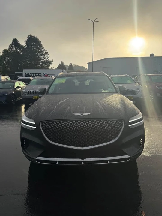 2025 Genesis GV70 - Image 2 of 15