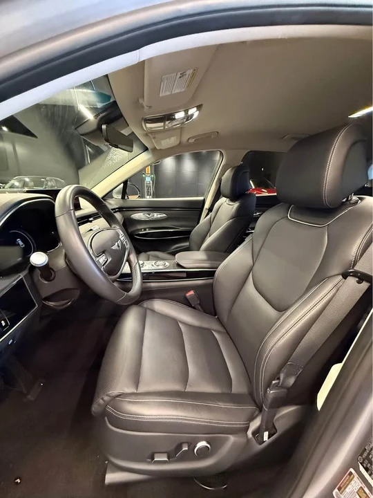 2025 Genesis GV70 - Image 8 of 10