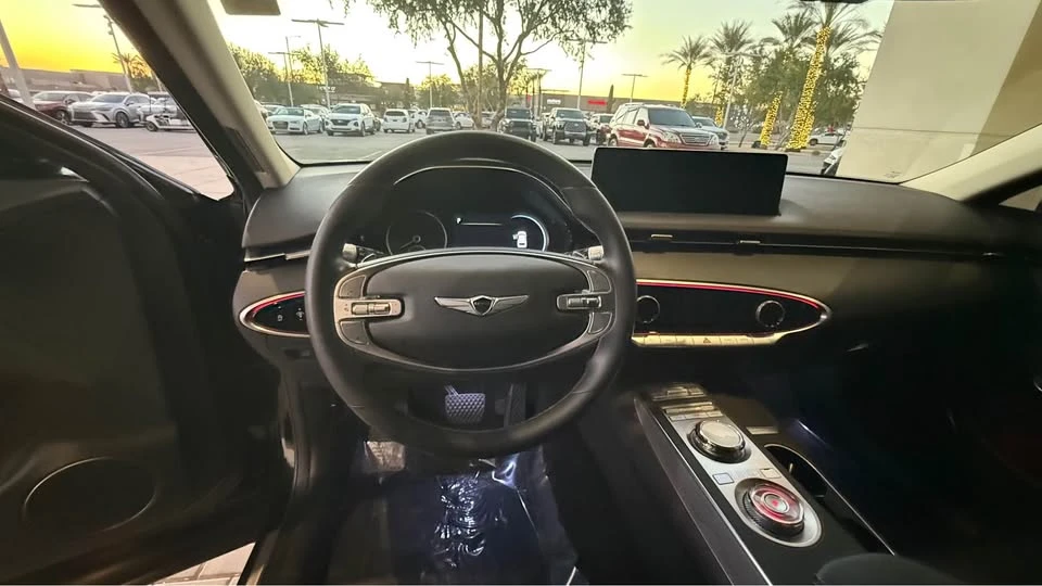 2025 Genesis GV70 - Image 12 of 14