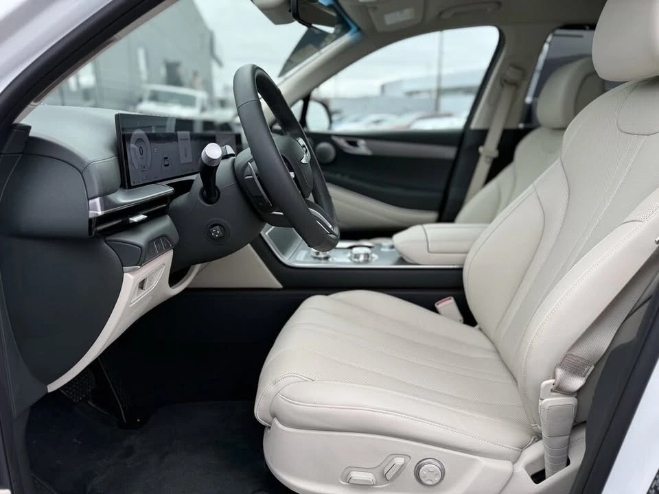 2025 Genesis GV80 - Image 6 of 19