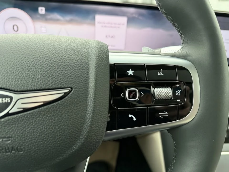 2025 Genesis GV80 - Image 10 of 19