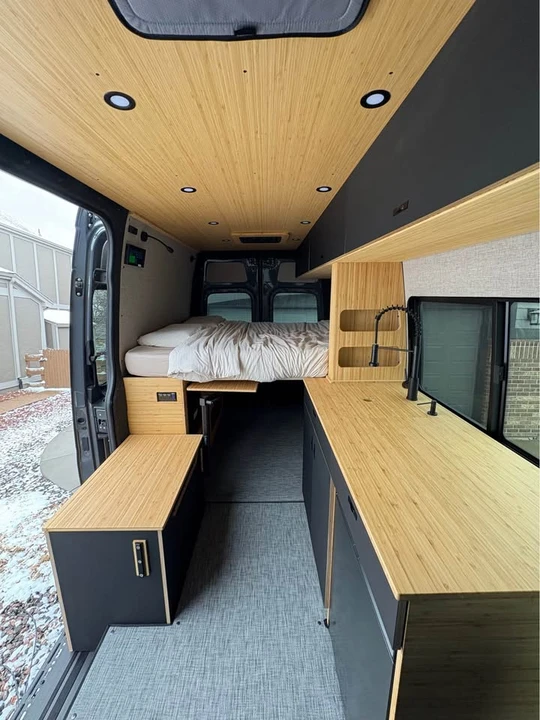 2025 Mercedes-Benz VS30 Sprinter - Image 2 of 9