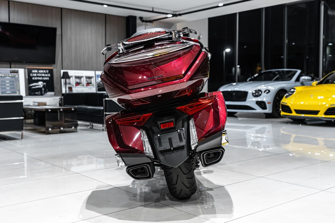 2025 Honda Gold Wing - Image 4 of 31