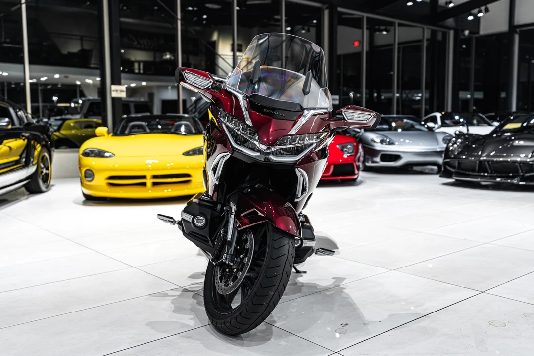 2025 Honda Gold Wing - Image 23 of 31