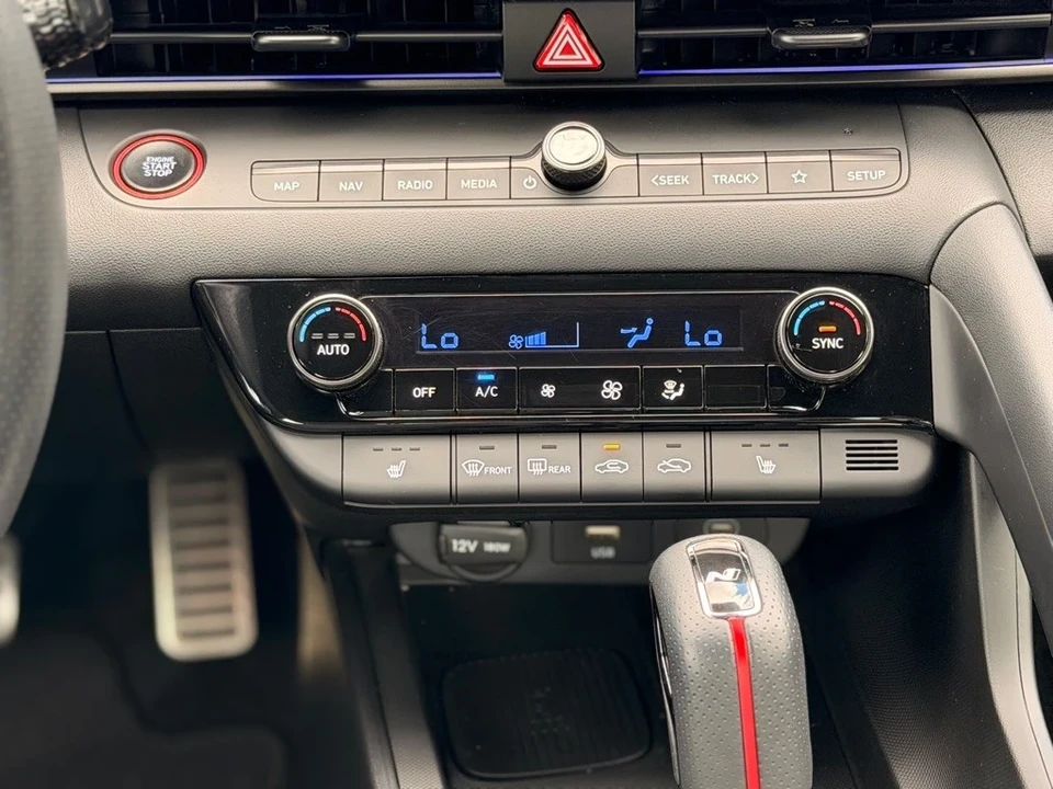2025 Hyundai Elantra - Image 19 of 21