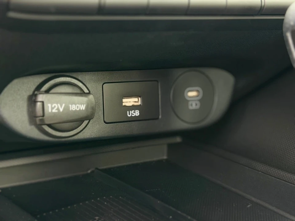 2025 Hyundai Elantra - Image 20 of 21
