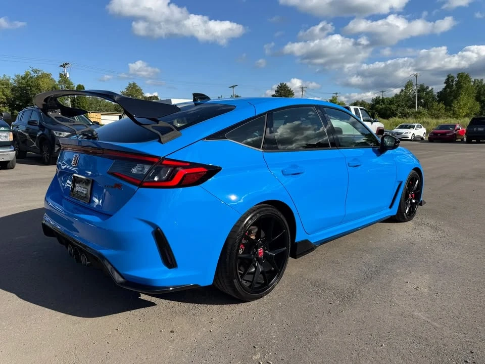 2025 Honda FL5 Civic Type R - Image 15 of 19