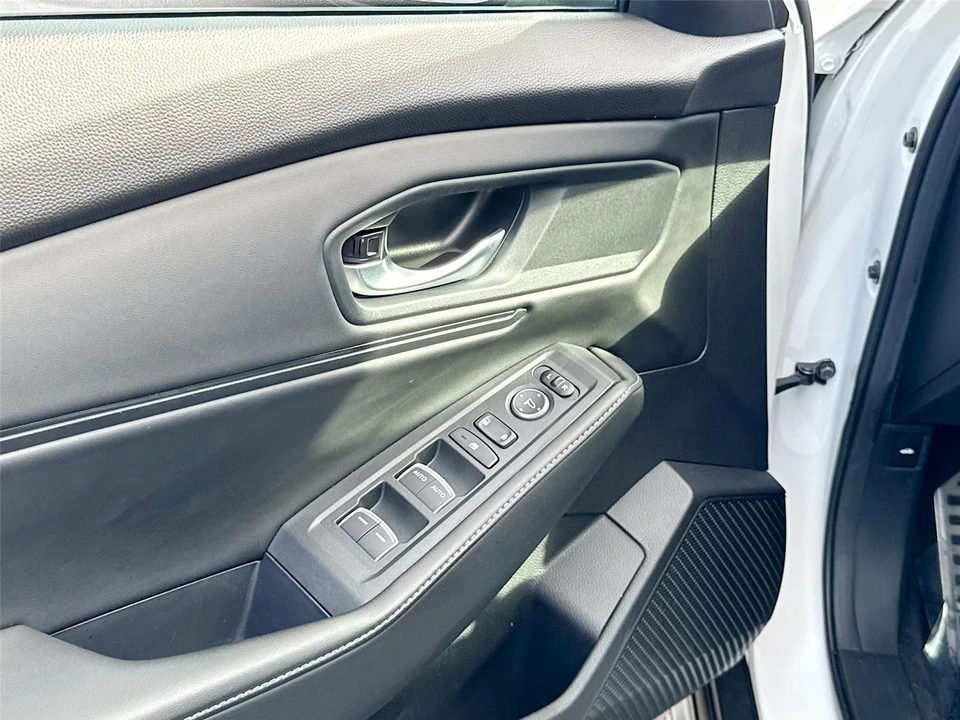 2025 Honda Accord 11th Gen - Image 16 of 21