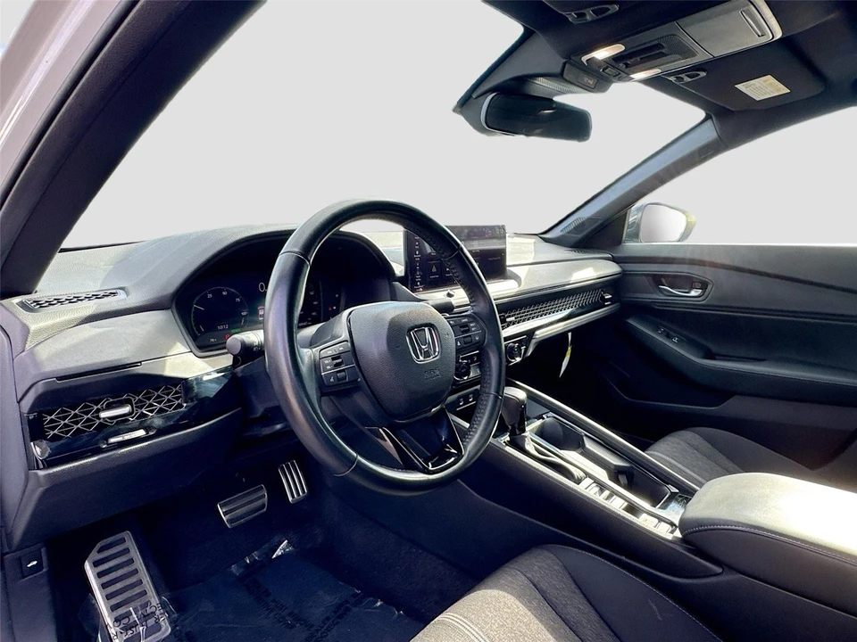 2025 Honda Accord 11th Gen - Image 9 of 21