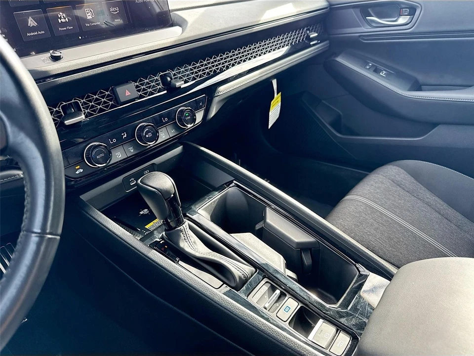 2025 Honda Accord 11th Gen - Image 15 of 21