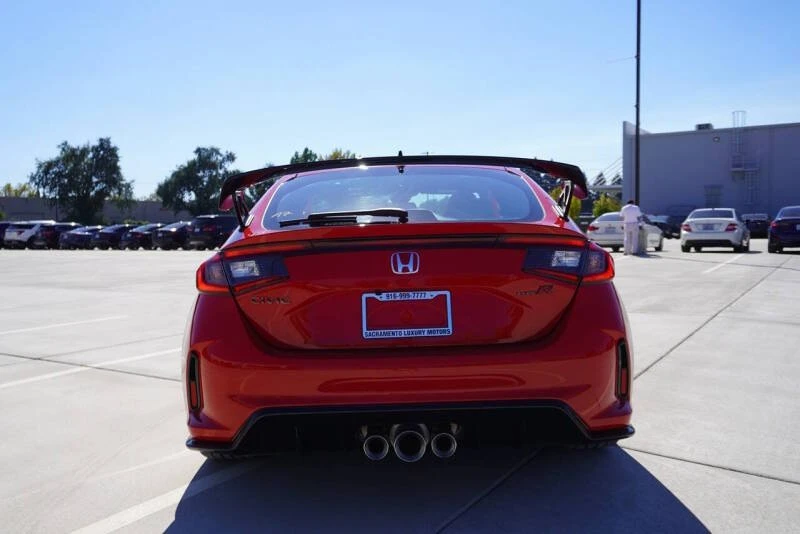 2025 Honda FL5 Civic Type R - Image 9 of 20