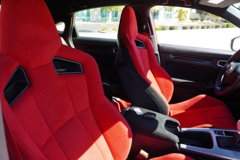 2025 Honda FL5 Civic Type R - Image 13 of 20