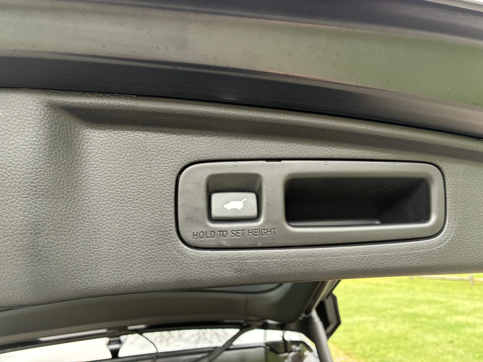 2025 Honda CR-V 6th Gen - Image 17 of 21