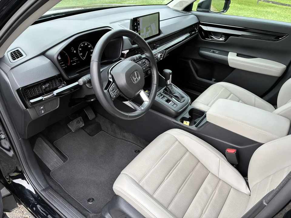 2025 Honda CR-V 6th Gen - Image 11 of 21