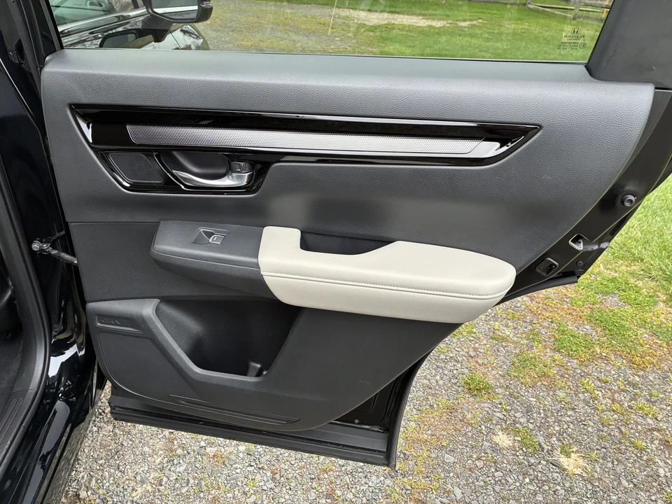 2025 Honda CR-V 6th Gen - Image 19 of 21