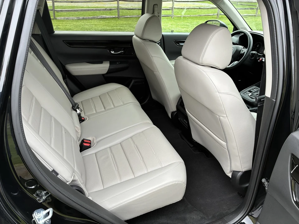 2025 Honda CR-V 6th Gen - Image 18 of 21