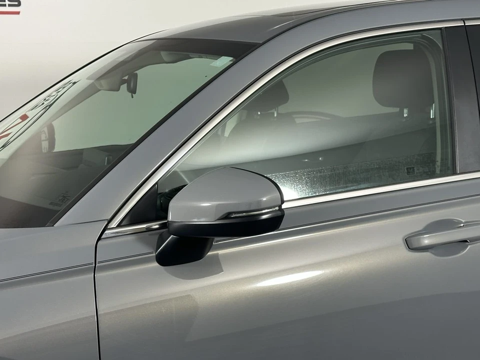 2025 Honda CR-V 6th Gen - Image 15 of 21