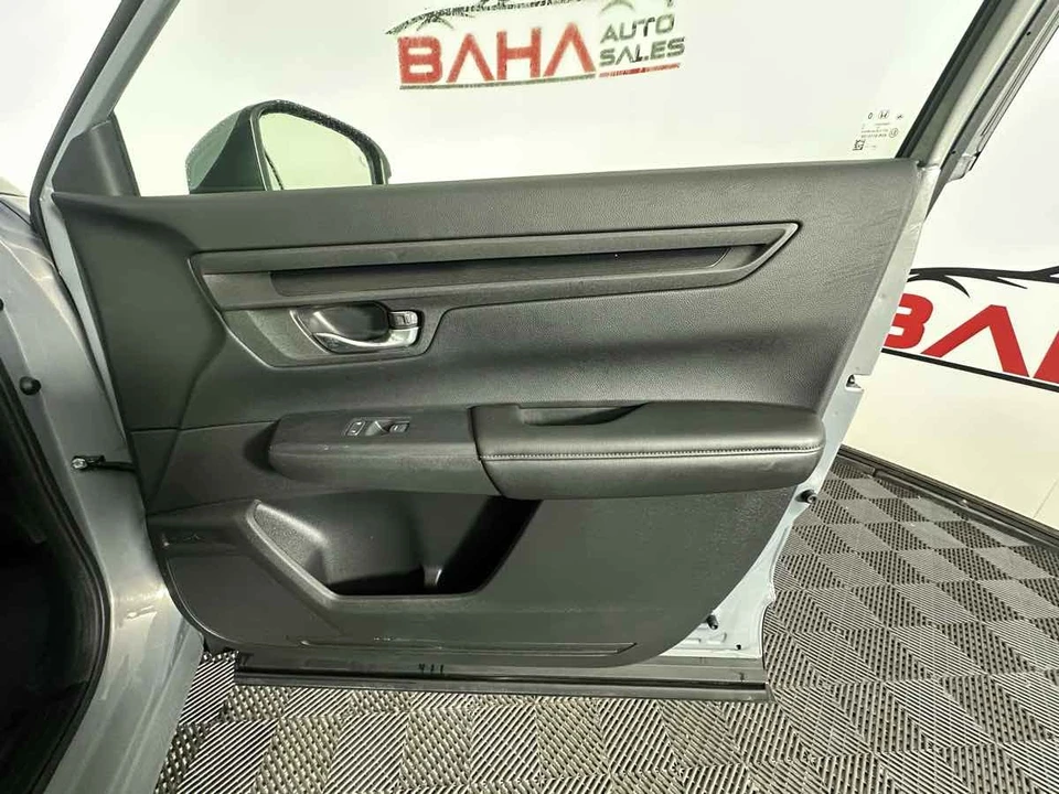 2025 Honda CR-V 6th Gen - Image 17 of 21