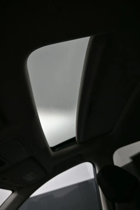 2025 Honda CR-V 6th Gen - Image 18 of 21