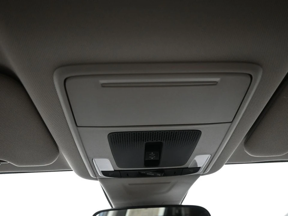 2025 Honda CR-V 6th Gen - Image 17 of 21