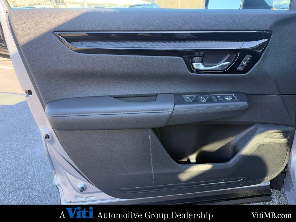 2025 Honda CR-V 6th Gen - Image 16 of 21