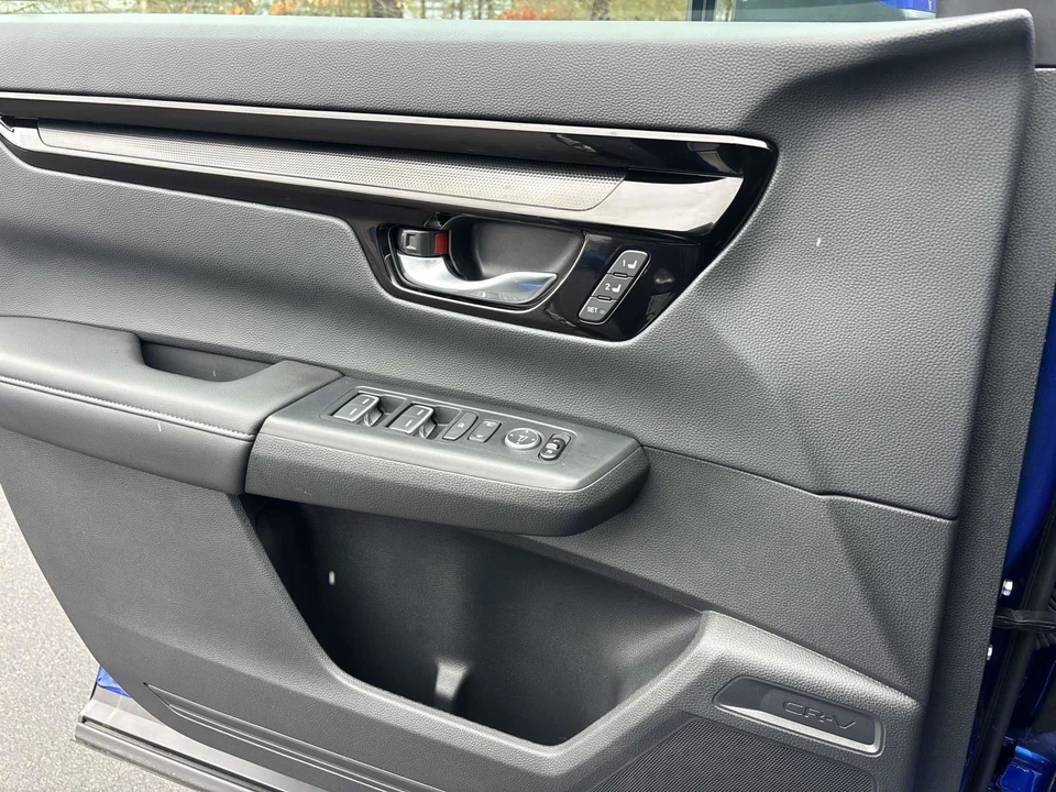 2025 Honda CR-V 6th Gen - Image 19 of 21