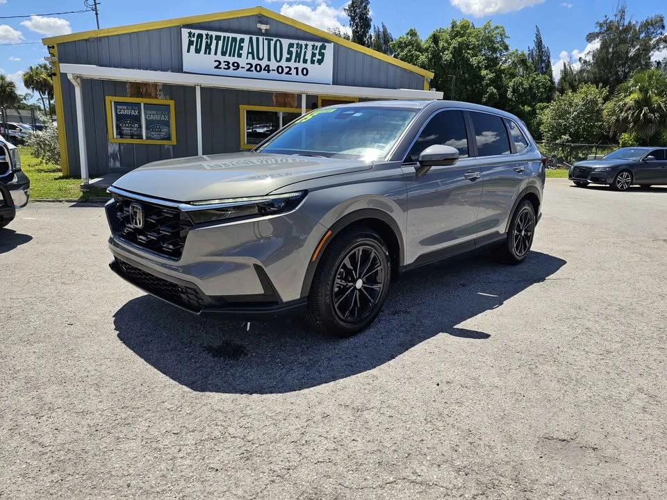 2025 Honda CR-V 6th Gen - Image 2 of 9