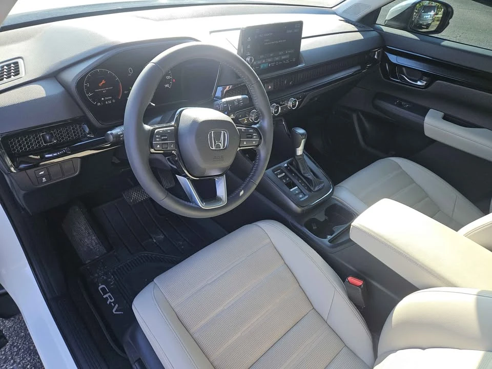 2025 Honda CR-V 6th Gen - Image 9 of 19