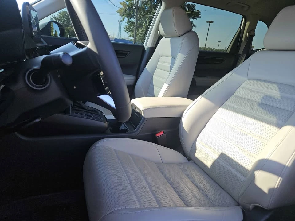 2025 Honda CR-V 6th Gen - Image 10 of 19