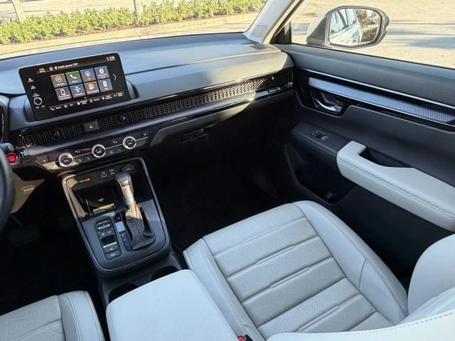 2025 Honda CR-V 6th Gen - Image 15 of 21