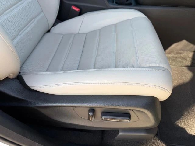 2025 Honda CR-V 6th Gen - Image 18 of 21