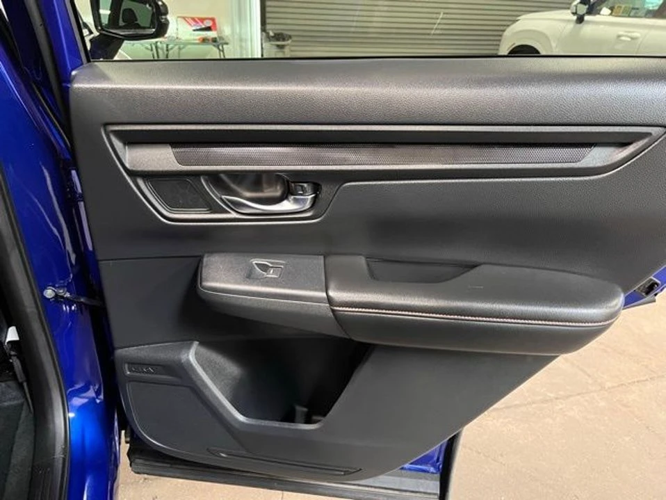 2025 Honda CR-V 6th Gen - Image 12 of 20