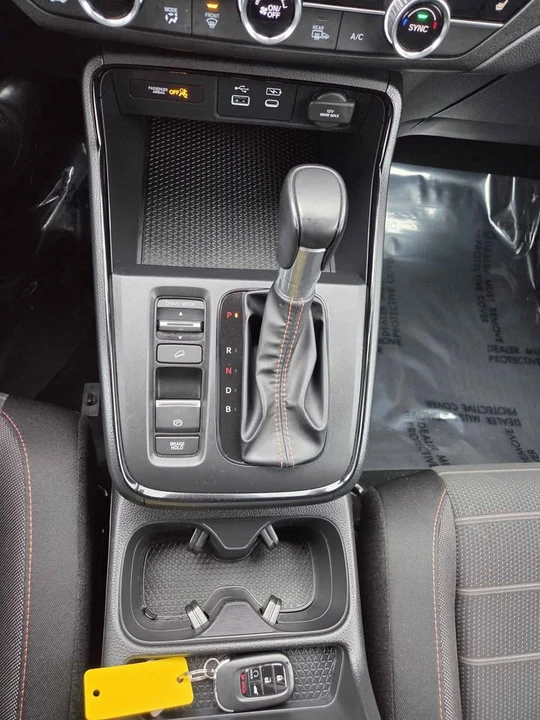 2025 Honda CR-V 6th Gen - Image 13 of 17