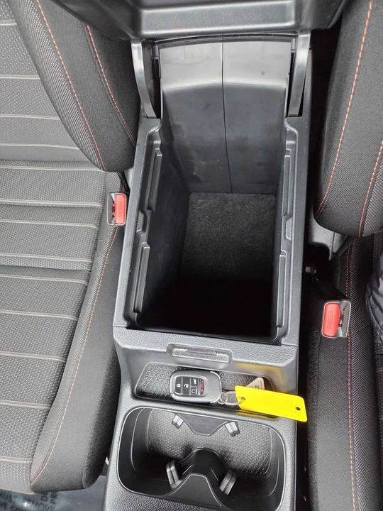 2025 Honda CR-V 6th Gen - Image 14 of 17