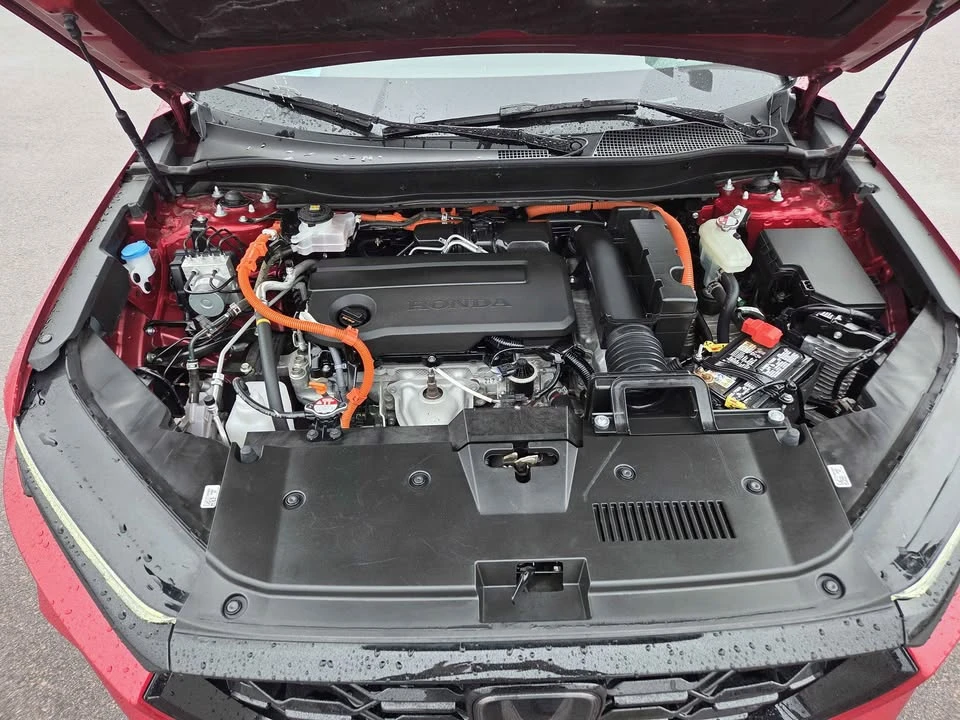 2025 Honda CR-V 6th Gen - Image 3 of 17