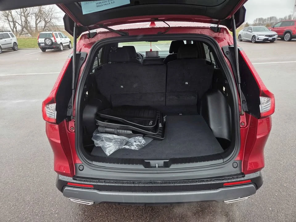 2025 Honda CR-V 6th Gen - Image 6 of 17