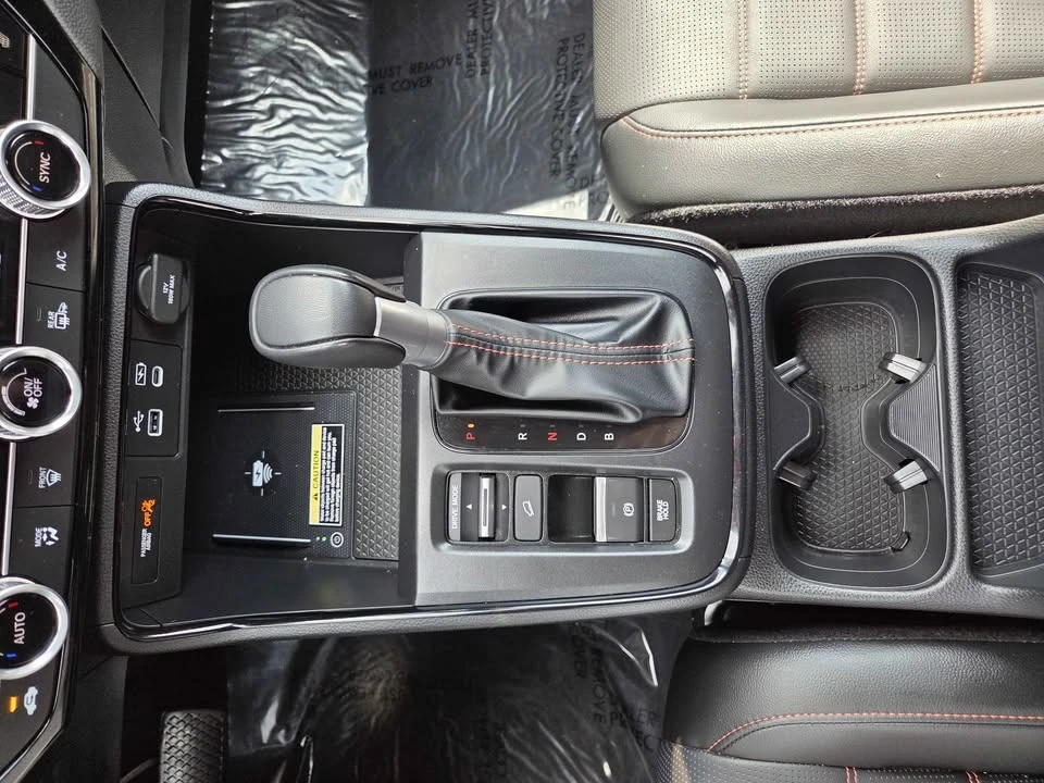 2025 Honda CR-V 6th Gen - Image 12 of 16