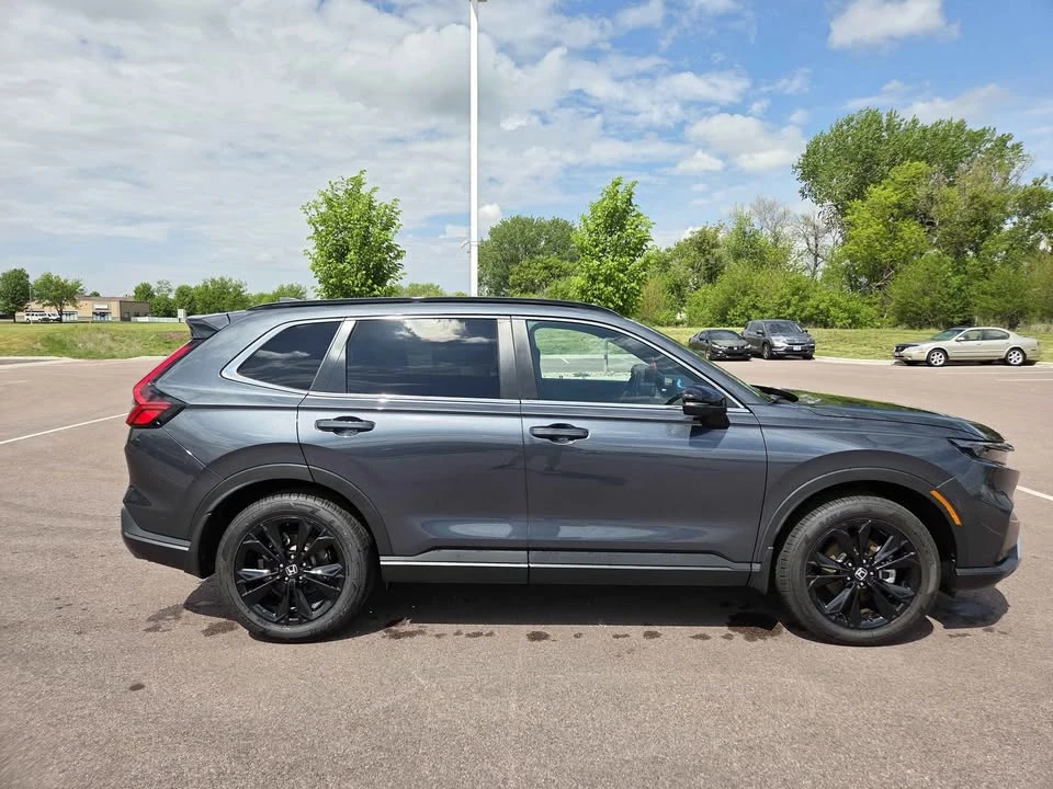 2025 Honda CR-V 6th Gen - Image 4 of 16