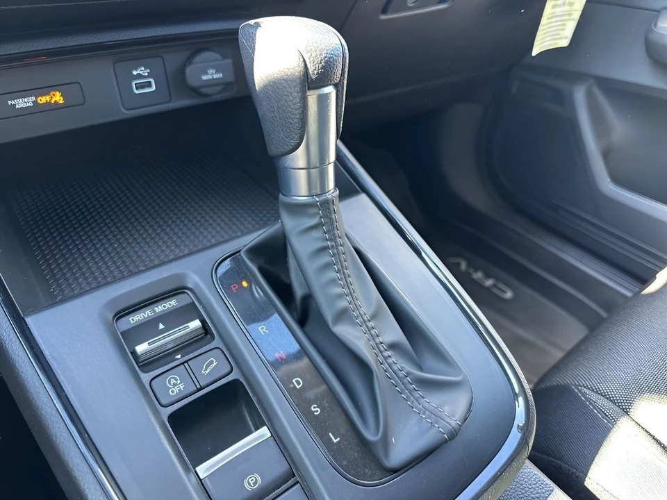 2025 Honda CR-V 6th Gen - Image 15 of 21