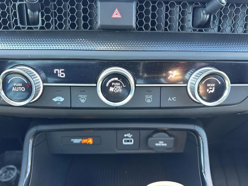 2025 Honda CR-V 6th Gen - Image 17 of 21