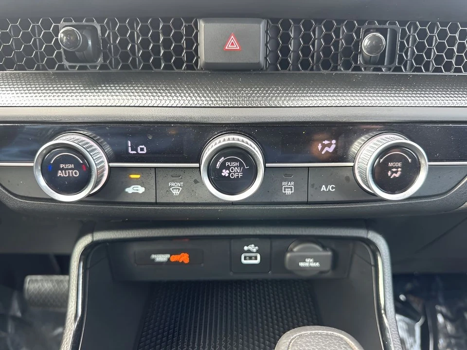 2025 Honda CR-V 6th Gen - Image 17 of 21
