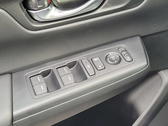 2025 Honda CR-V 6th Gen - Image 16 of 21