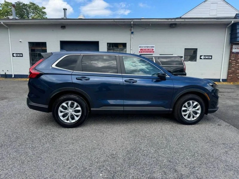 2025 Honda CR-V 6th Gen - Image 9 of 12