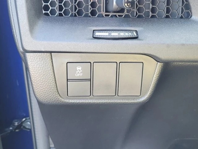2025 Honda CR-V 6th Gen - Image 17 of 21